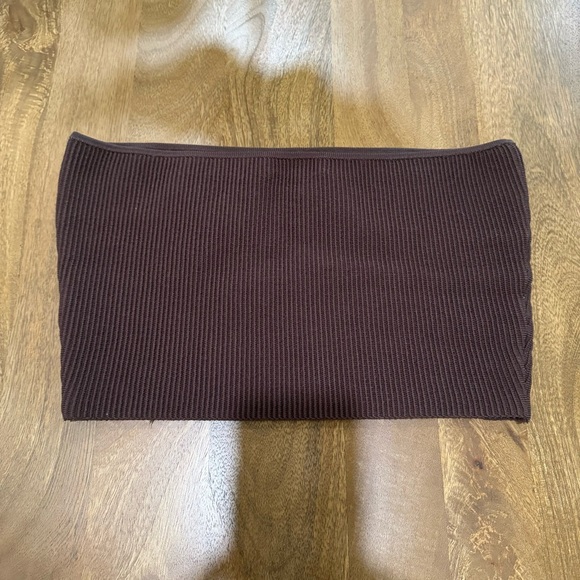 Babaton Ribbed Knit Sculpt Tube Top - Picture 3 of 10